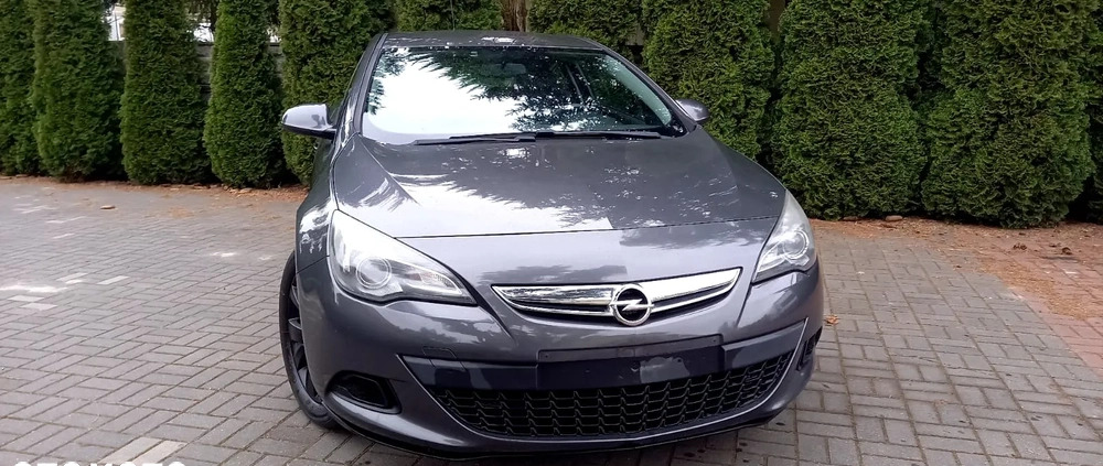 Opel Astra cena 31900 przebieg: 95000, rok produkcji 2013 z Strzegom małe 704